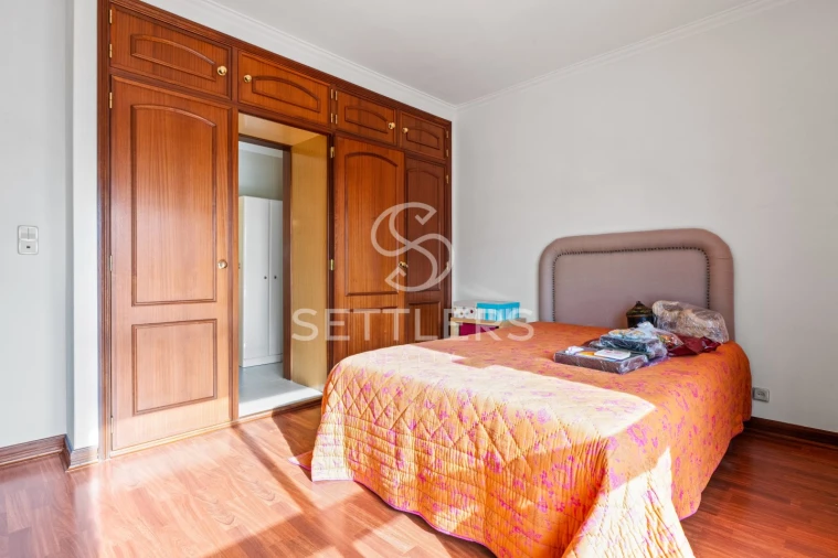 Apartamento T2 para Venda em Carcavelos e Parede Foto 22