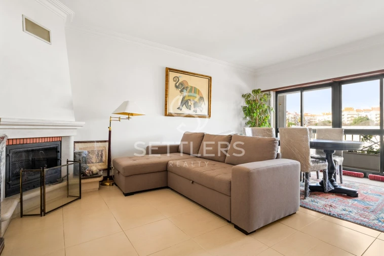 Apartamento T2 para Venda em Carcavelos e Parede Foto 5