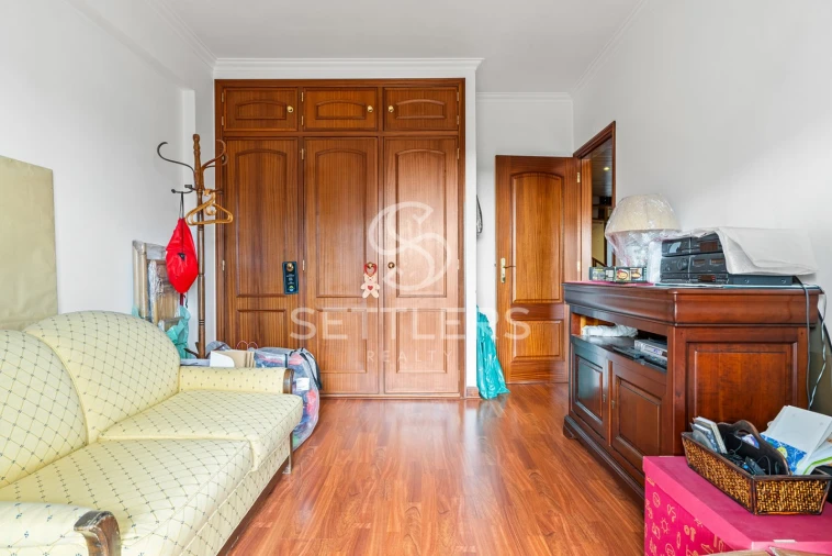 Apartamento T2 para Venda em Carcavelos e Parede Foto 22