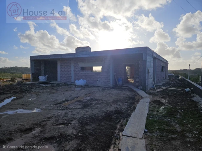 Moradia T3 para Venda em Salir de Matos Foto 14