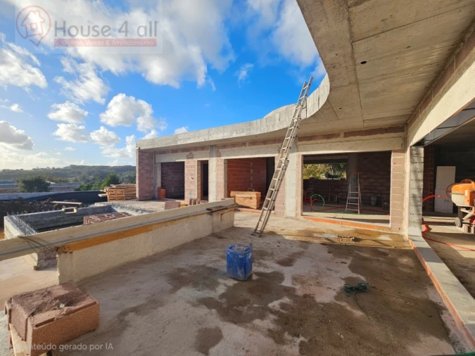 Moradia T3 para Venda em Salir de Matos Foto 12