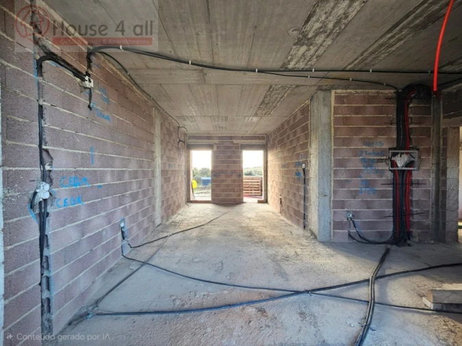 Moradia T3 para Venda em Salir de Matos Foto 13