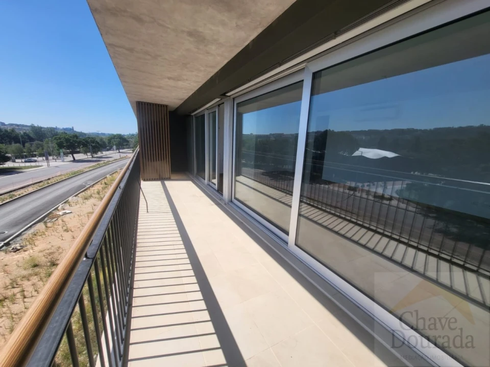 Apartamento T4 para Arrendamento em Sé Nova, Santa Cruz, Almedina e São Bartolomeu Foto 11