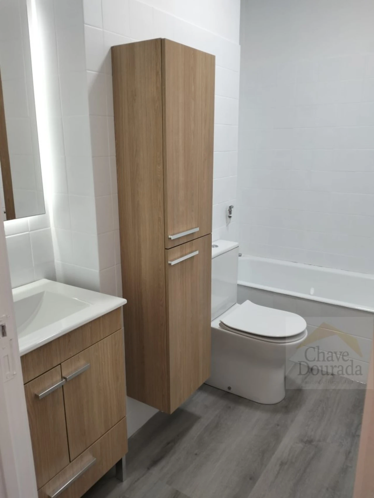 Apartamento T1 para Arrendamento em Santo Antonio dos Olivais Foto 5