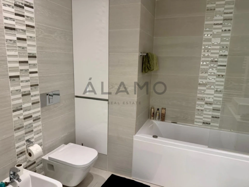 Apartamento T4 para Venda em Quarteira Foto 12