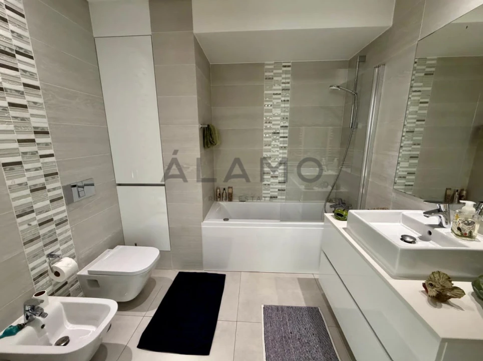 Apartamento T4 para Venda em Quarteira Foto 13