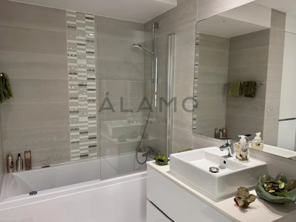 Apartamento T4 para Venda em Quarteira Foto 16