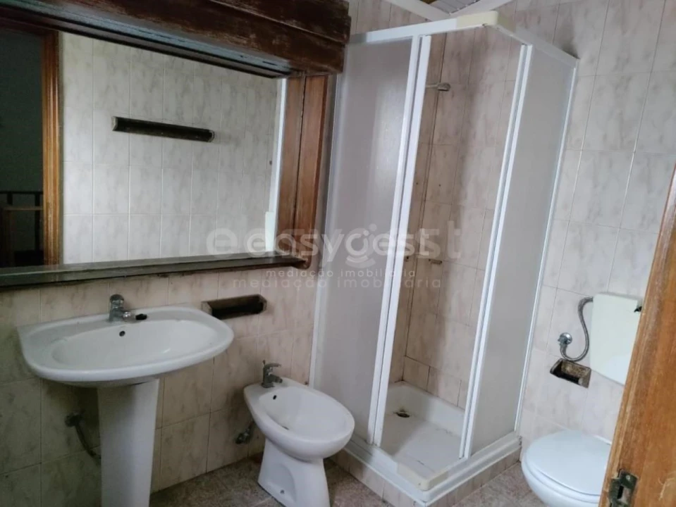 Moradia T4 para Venda em Santo Antonio Foto 6