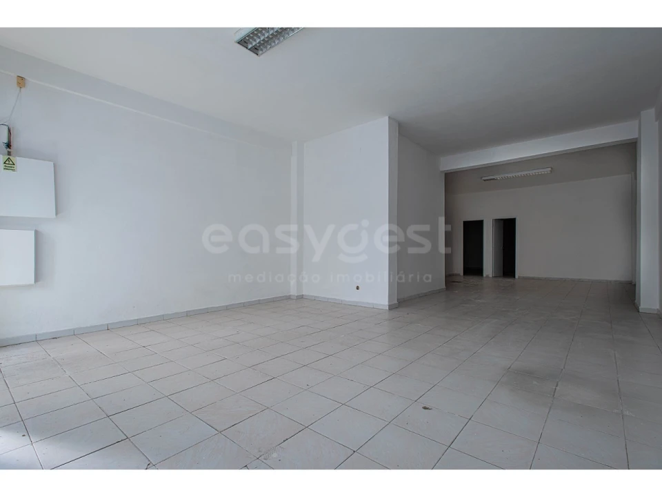 Loja para Venda em Monte Gordo Foto 2