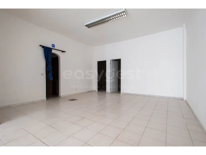 Loja para Venda em Monte Gordo Foto 3