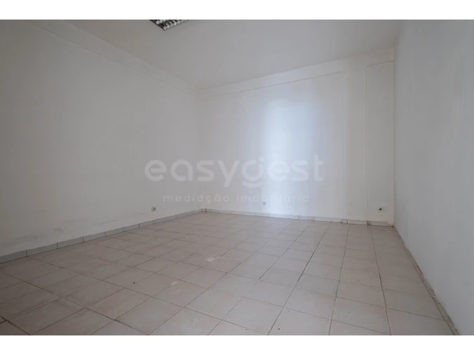 Loja para Venda em Monte Gordo Foto 7