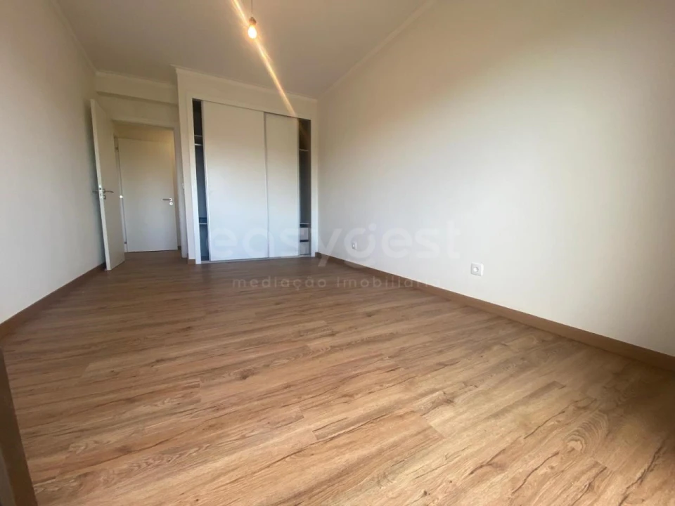 Apartamento T3 para Venda em Santo Antonio dos Olivais Foto 8