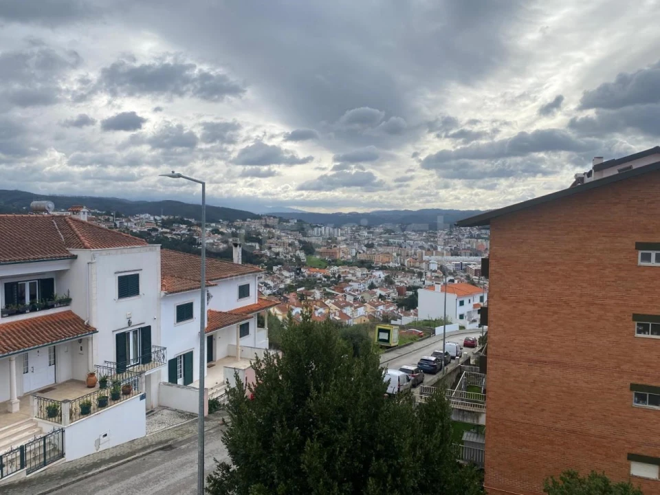 Apartamento T3 para Venda em Santo Antonio dos Olivais Foto 24