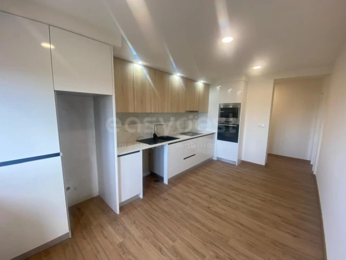 Apartamento T3 para Venda em Santo Antonio dos Olivais Foto 1