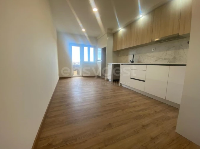 Apartamento T3 para Venda em Santo Antonio dos Olivais Foto 4