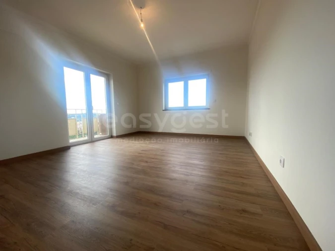 Apartamento T3 para Venda em Santo Antonio dos Olivais Foto 9