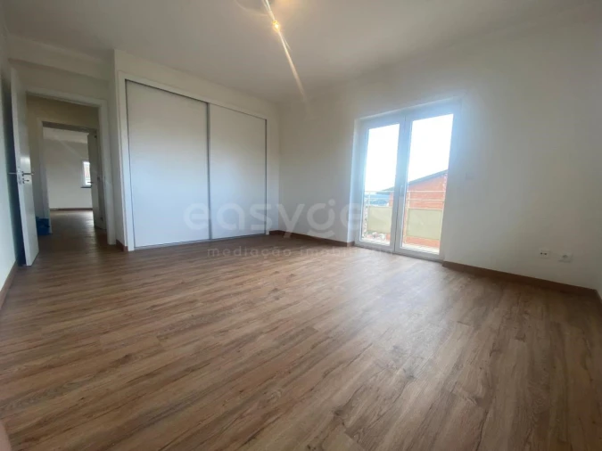 Apartamento T3 para Venda em Santo Antonio dos Olivais Foto 10