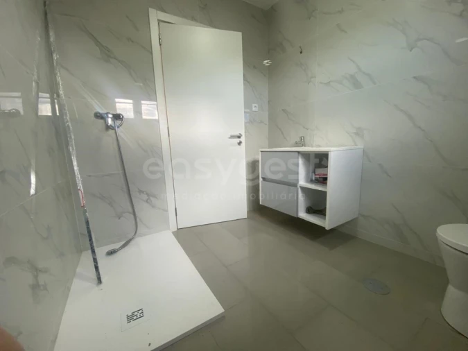 Apartamento T3 para Venda em Santo Antonio dos Olivais Foto 17