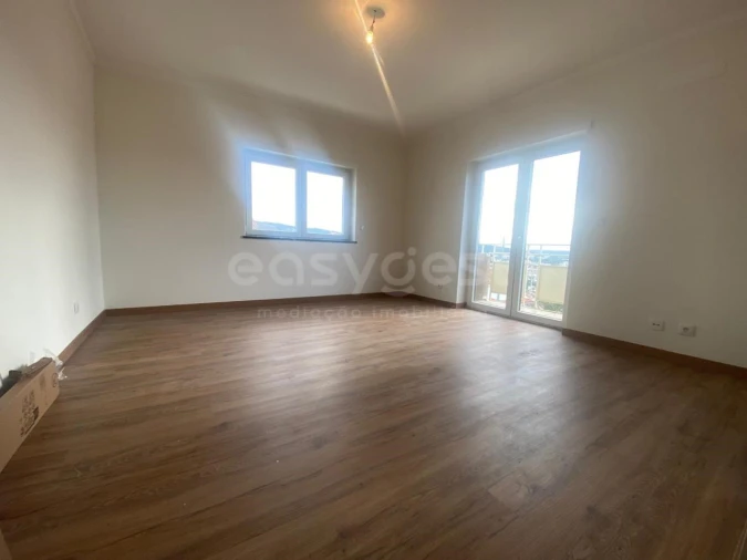 Apartamento T3 para Venda em Santo Antonio dos Olivais Foto 20