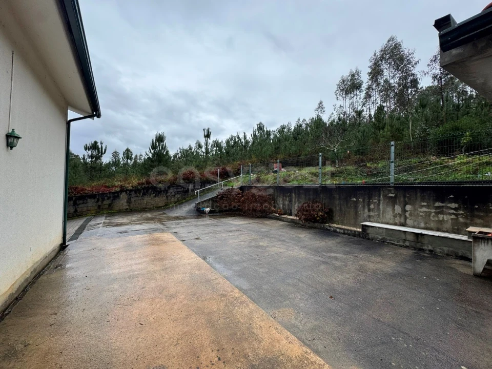 Moradia T3 para Venda em Serpins Foto 16