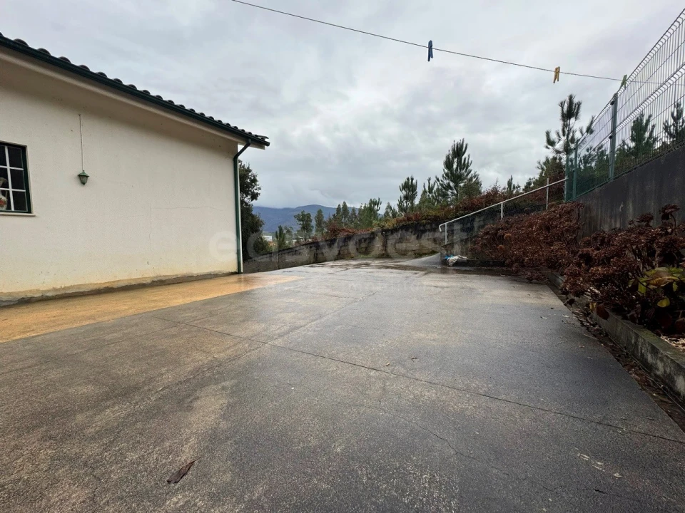 Moradia T3 para Venda em Serpins Foto 17