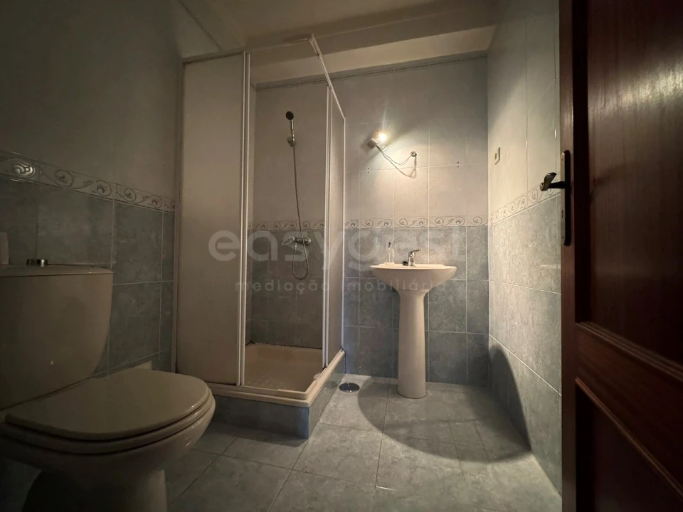 Moradia T3 para Venda em Serpins Foto 21