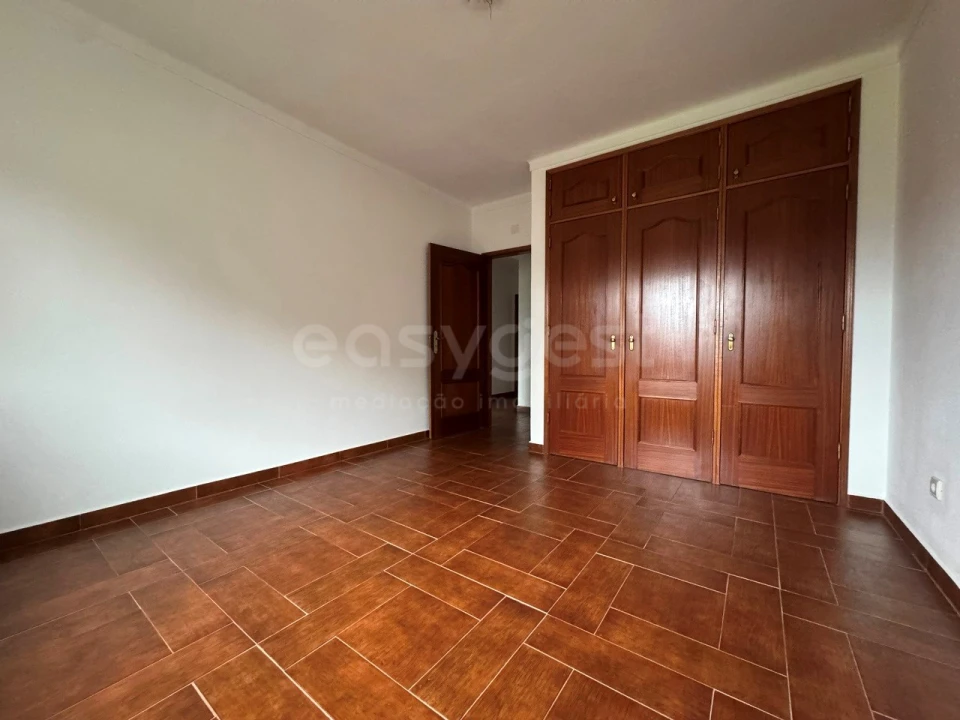 Moradia T3 para Venda em Serpins Foto 23