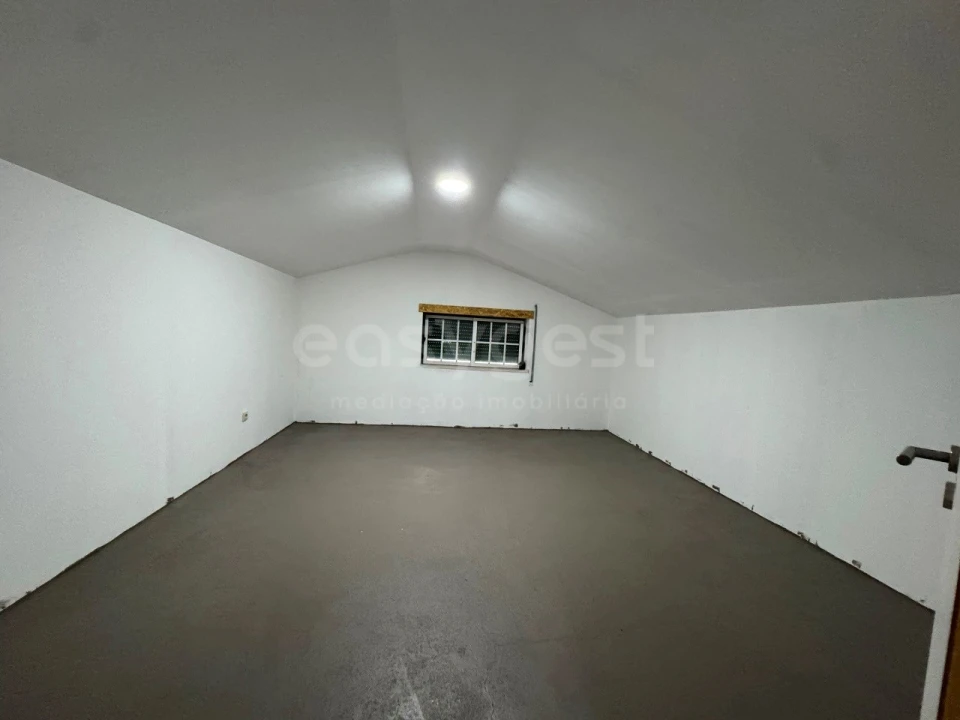 Moradia T3 para Venda em Serpins Foto 44