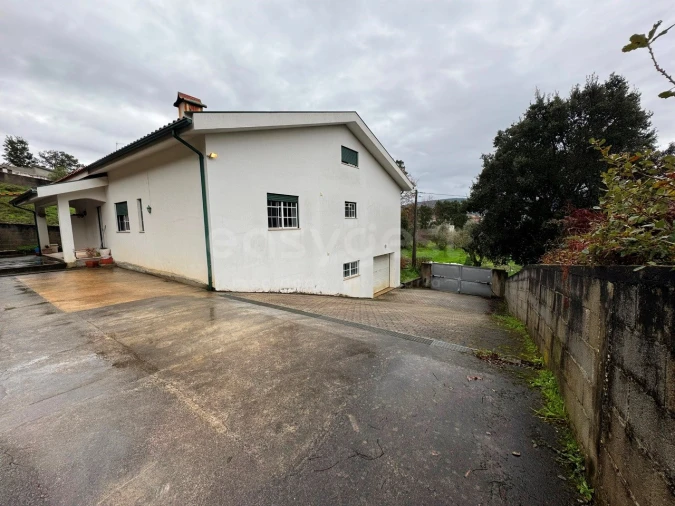 Moradia T3 para Venda em Serpins Foto 18