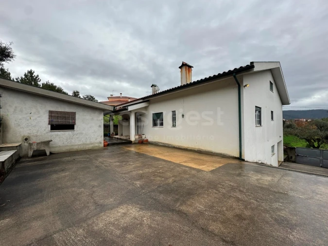 Moradia T3 para Venda em Serpins Foto 19