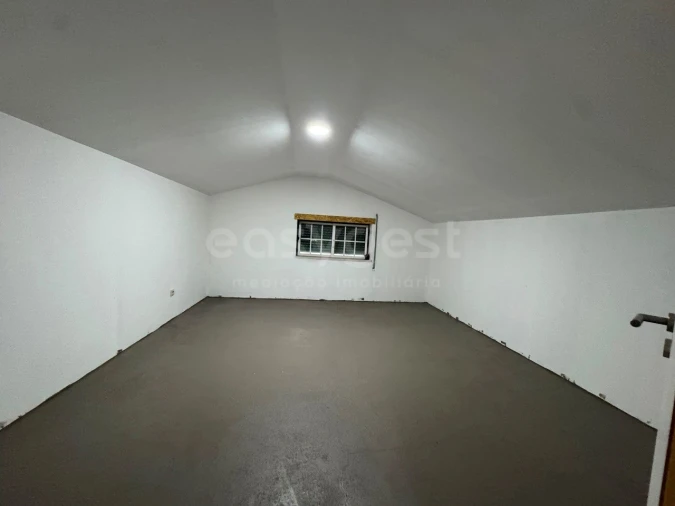 Moradia T3 para Venda em Serpins Foto 44