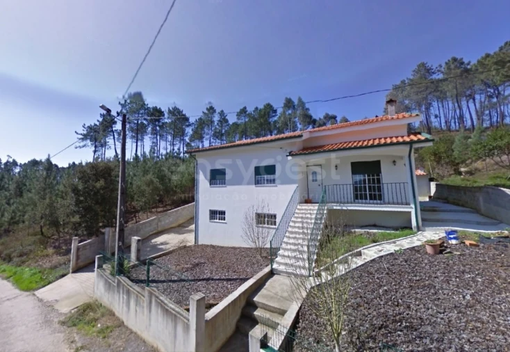 Moradia T3 para Venda em Serpins Foto 1