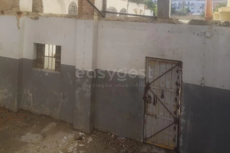 Prédio para Venda em Setubal (São Sebastião) Foto 3