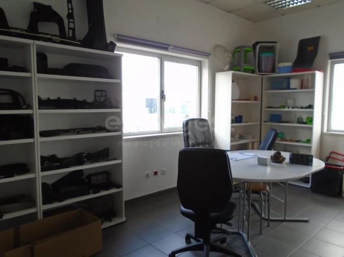 Armazém para Venda em Aljubarrota Foto 10