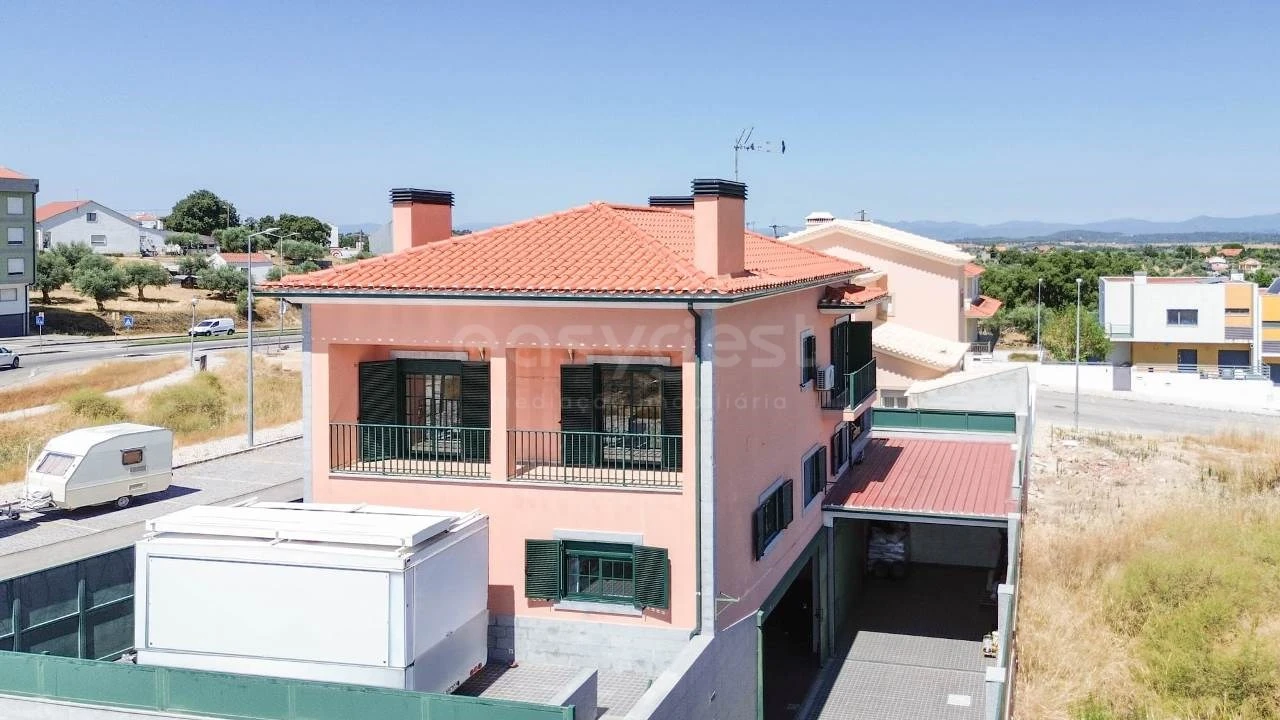 Moradia T4 para Venda em Castelo Branco Foto 76