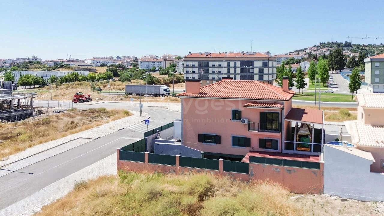 Moradia T4 para Venda em Castelo Branco Foto 79