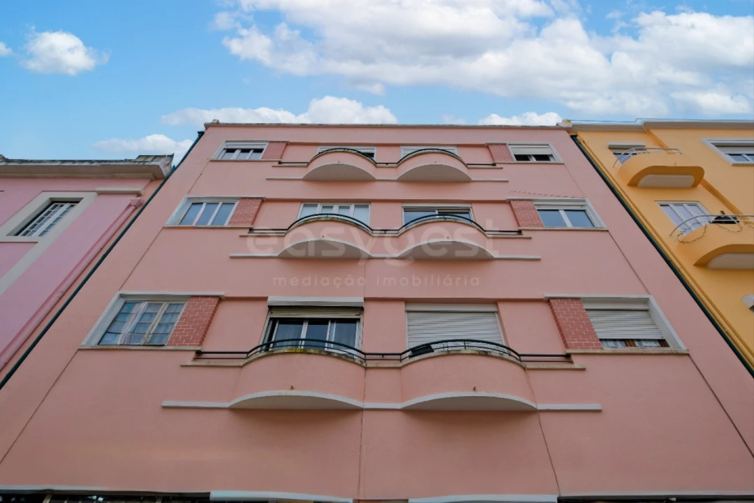 Apartamento T3 para Venda em Areeiro Foto 2