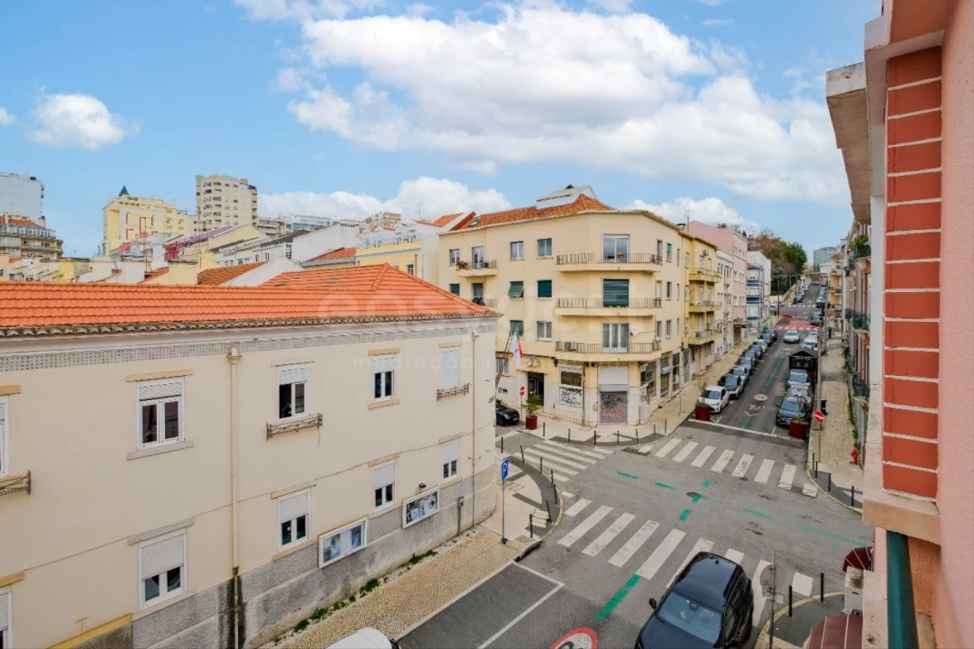 Apartamento T3 para Venda em Areeiro Foto 15