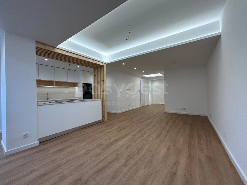 Apartamento T2 para Venda em São Domingos de Benfica Foto 2