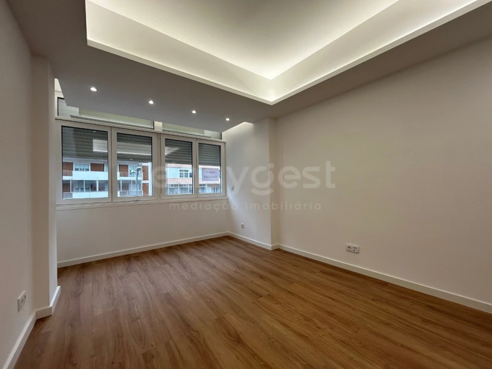 Apartamento T2 para Venda em São Domingos de Benfica Foto 15