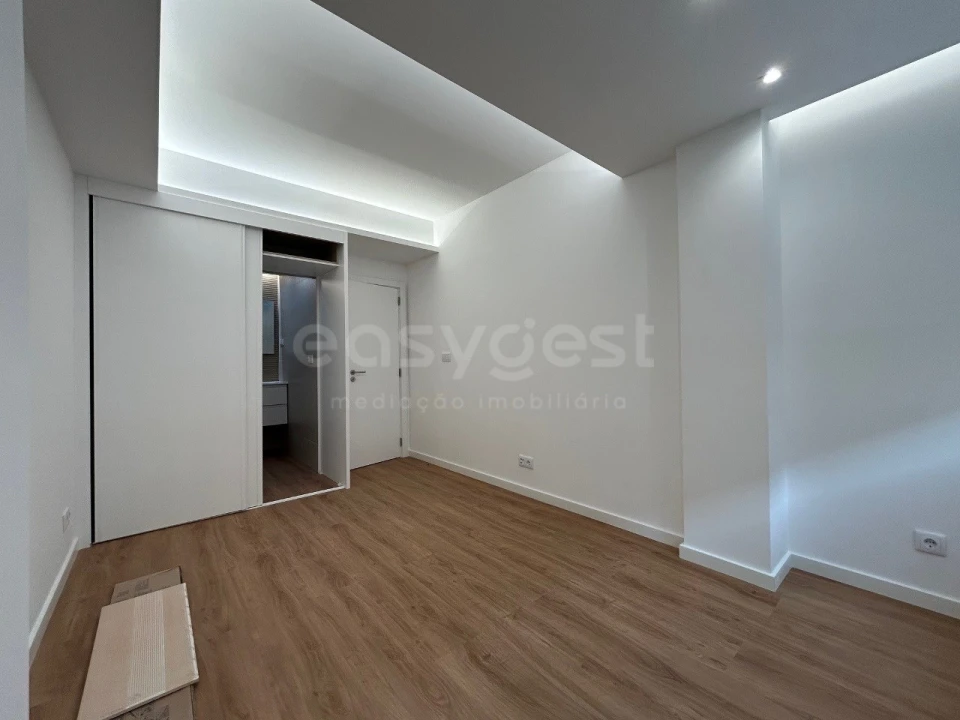 Apartamento T2 para Venda em São Domingos de Benfica Foto 16