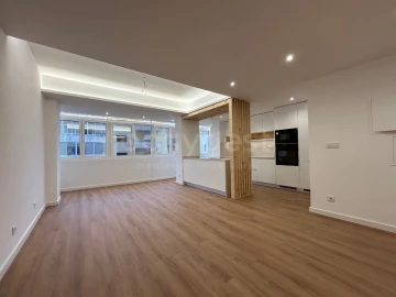 Apartamento T2 para Venda em São Domingos de Benfica
