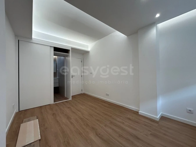 Apartamento T2 para Venda em São Domingos de Benfica Foto 16