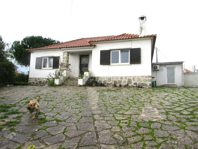 Moradia T4 para Venda em Rio de Mouro Foto 1