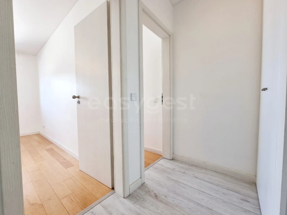 Apartamento T2 para Venda em Parque das Nações Foto 17