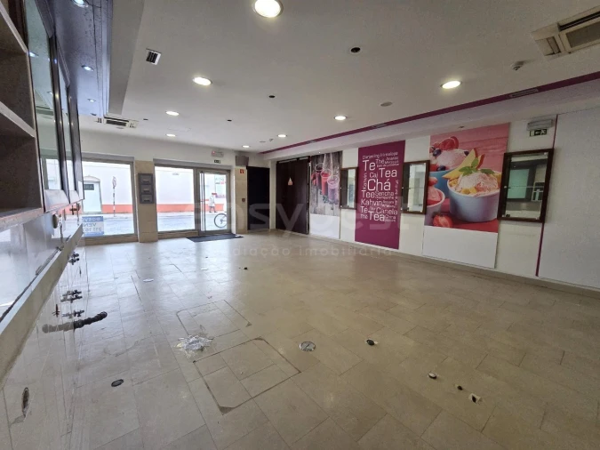 Loja para Arrendamento em Alto do Seixalinho, Santo André e Verderena Foto 2