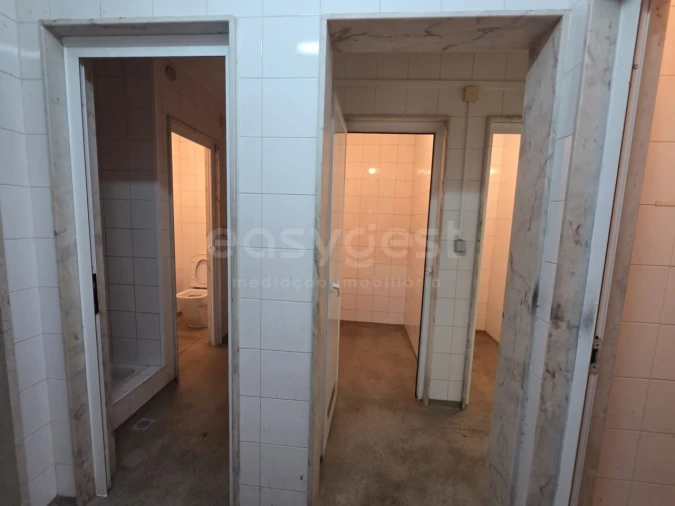 Loja para Arrendamento em Alto do Seixalinho, Santo André e Verderena Foto 7