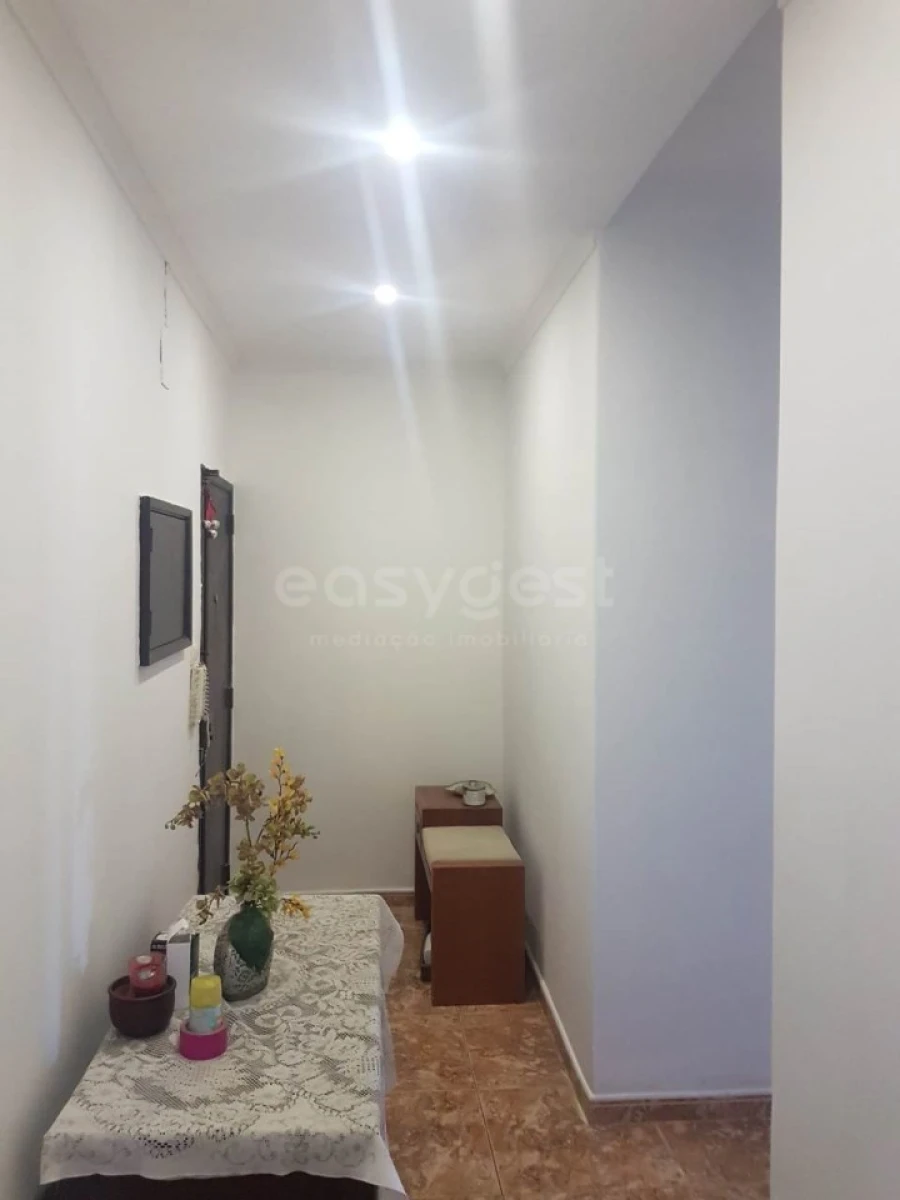 Apartamento T3 para Arrendamento em Vialonga Foto 2