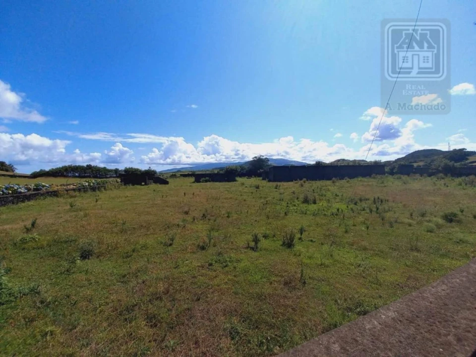 Terreno para Venda em Pico da Pedra Foto 9