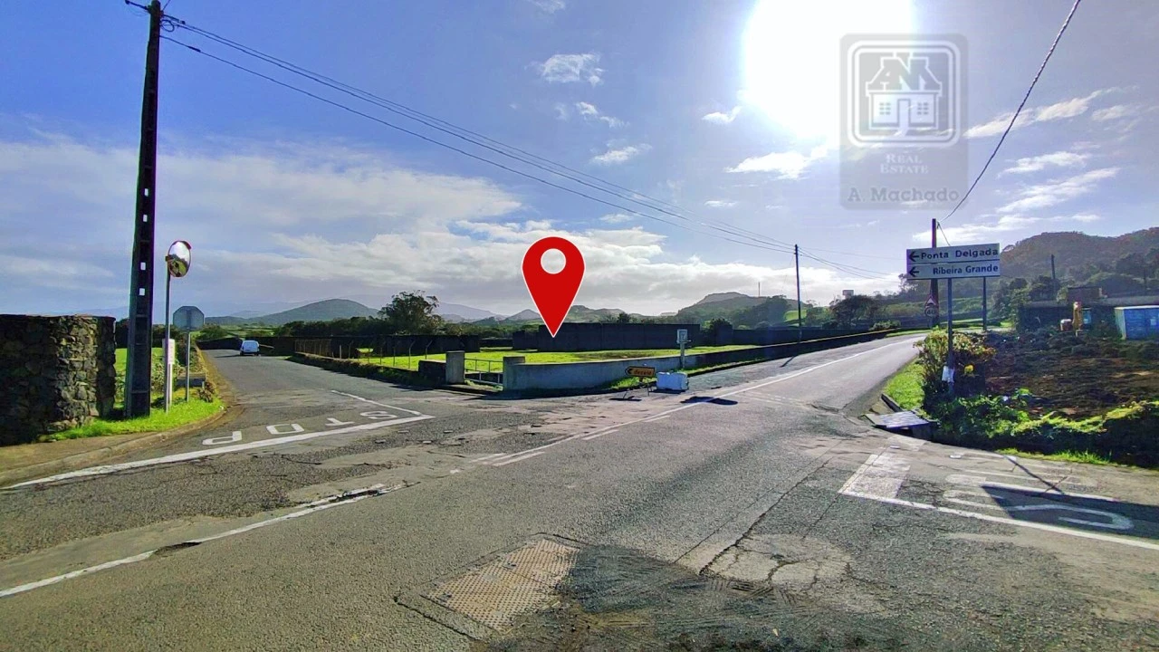 Terreno para Venda em Pico da Pedra Foto 2